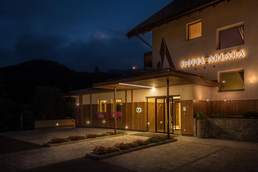 Hotel Arlara Corvara In Badia Esterno foto