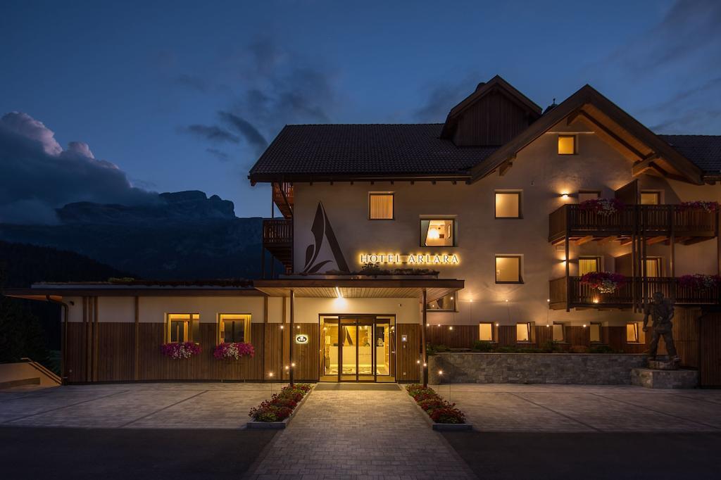 Hotel Arlara Corvara In Badia Esterno foto