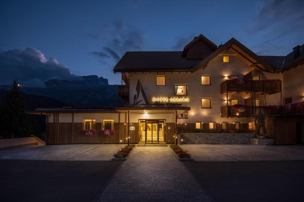 Hotel Arlara Corvara In Badia Esterno foto