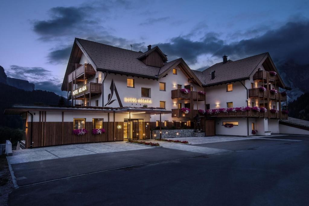 Hotel Arlara Corvara In Badia Esterno foto